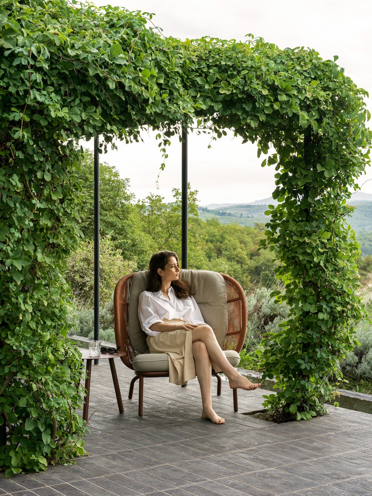 Vincent Sheppard_Kodo cocoon terracotta_Lilo side table rust_2_HR.jpg