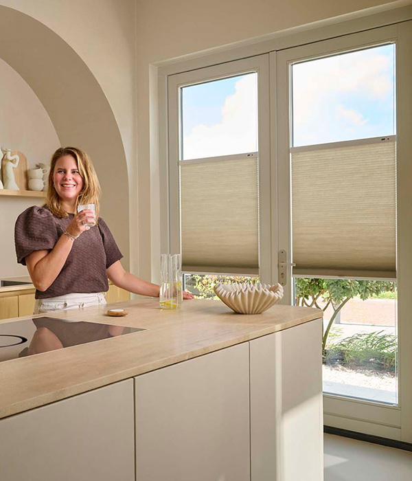 Luxaflex_powerview_600x700.jpg