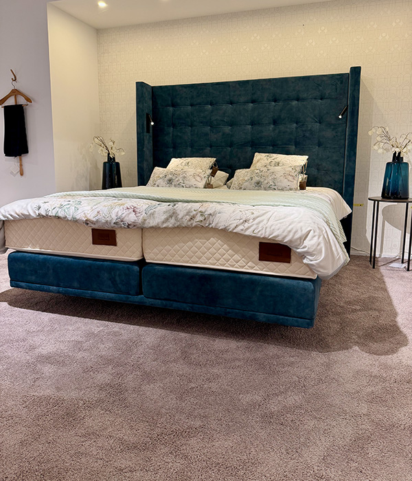 Paauwe_bed_blauw_600x700.jpg